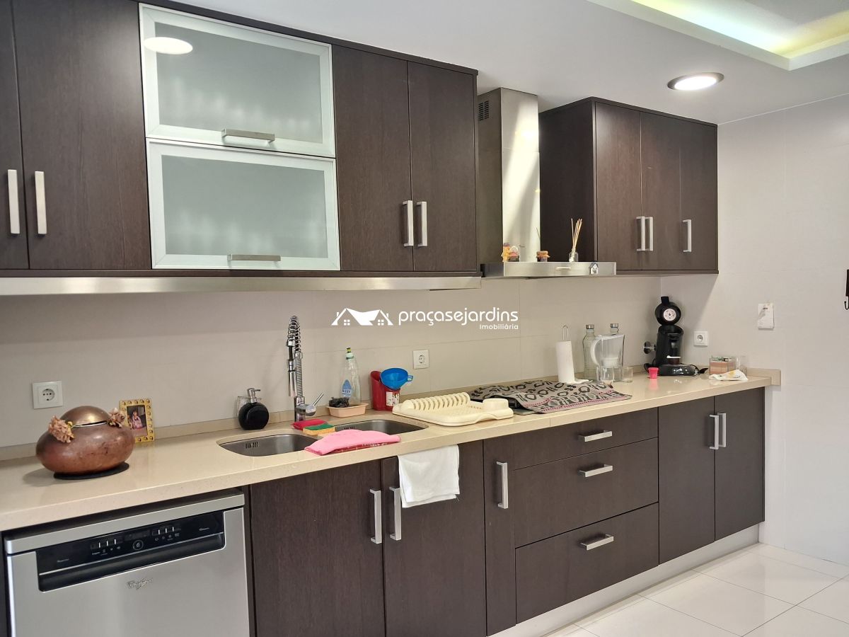 Apartamento T4 com Vista Rio