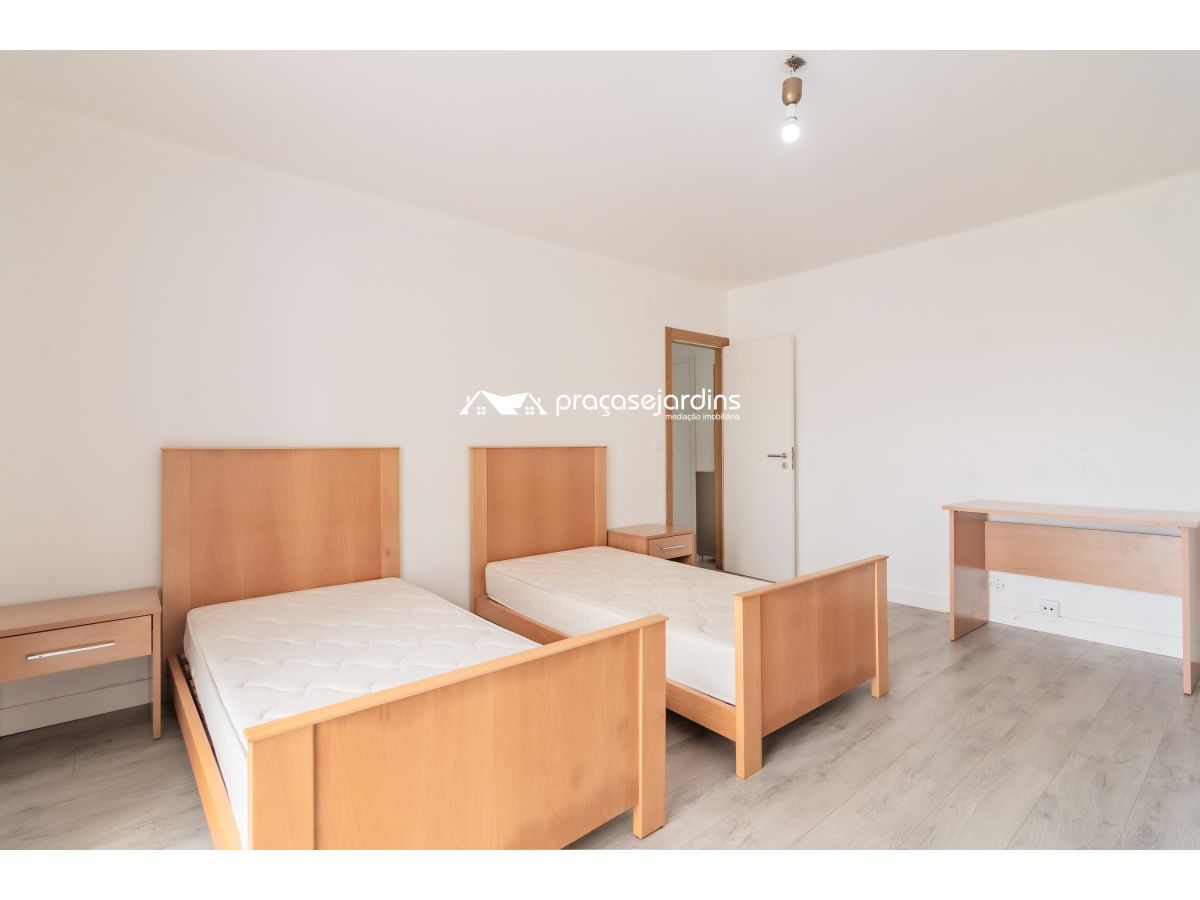 Quarto Duplo