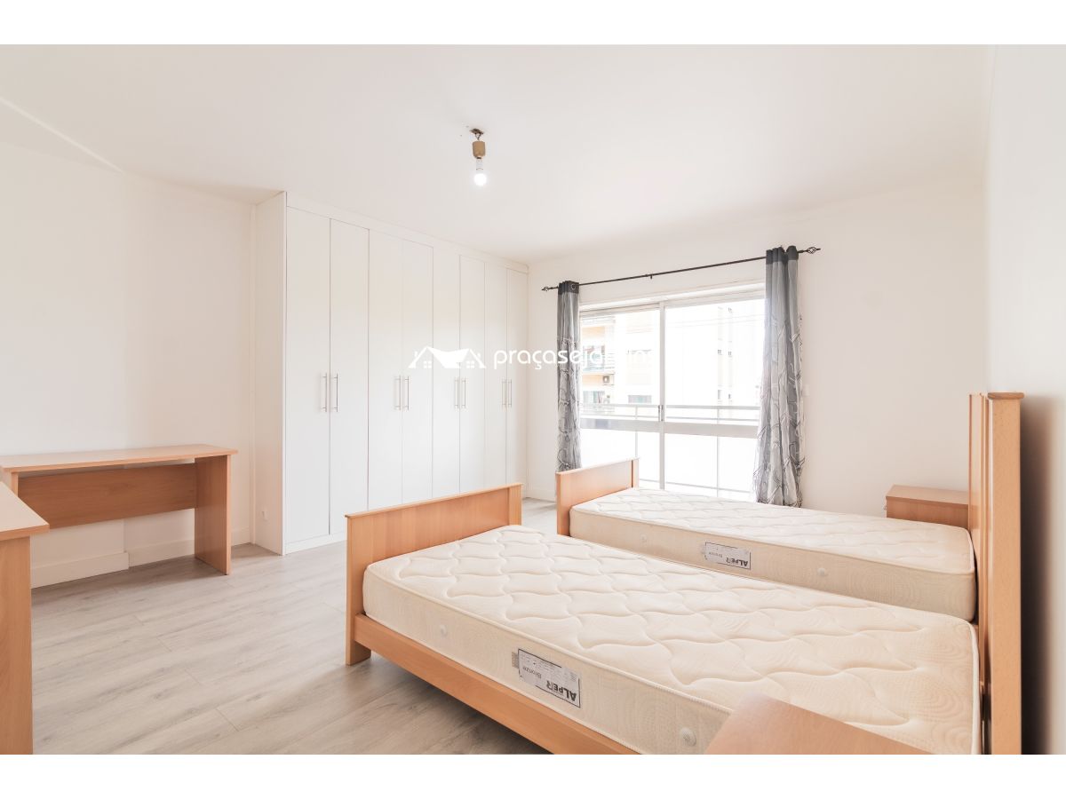 Quarto Duplo