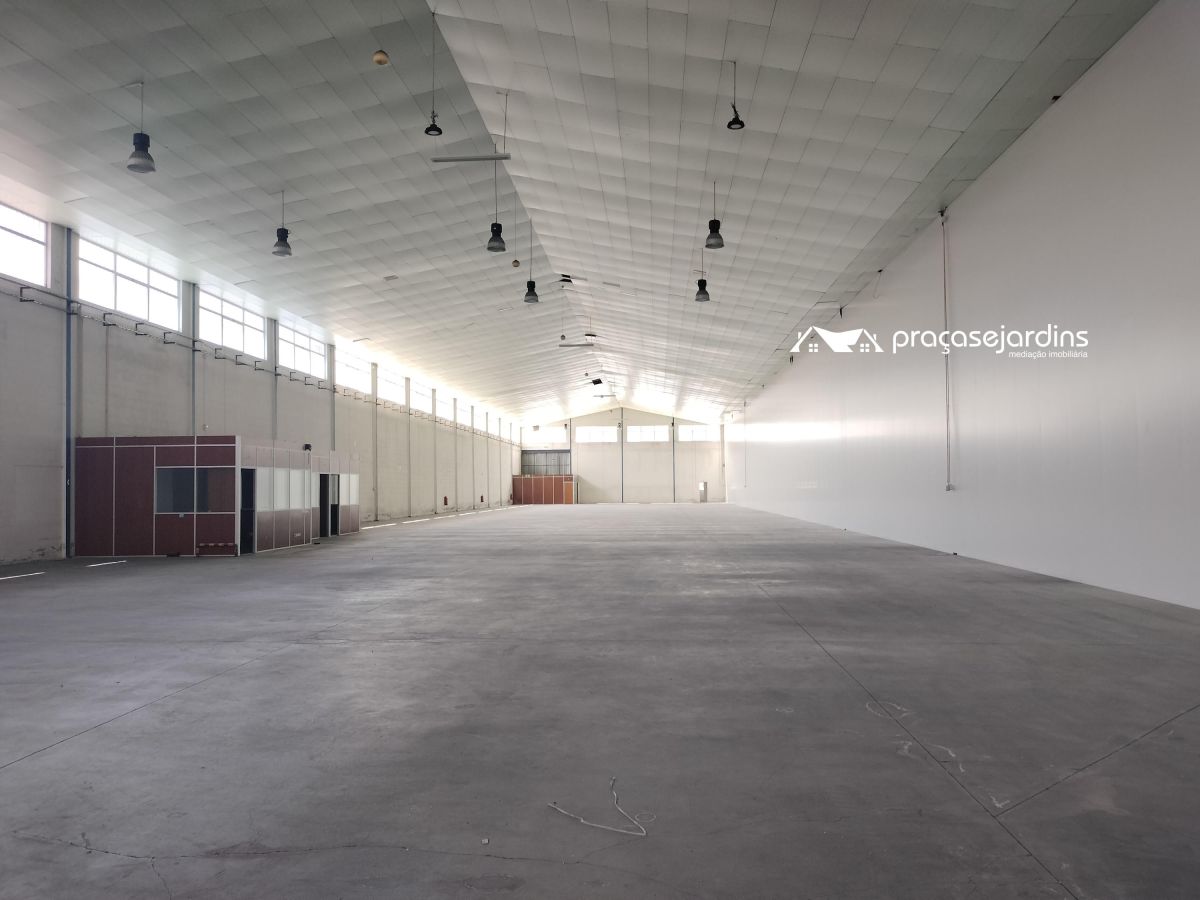 Armazém 2000m2