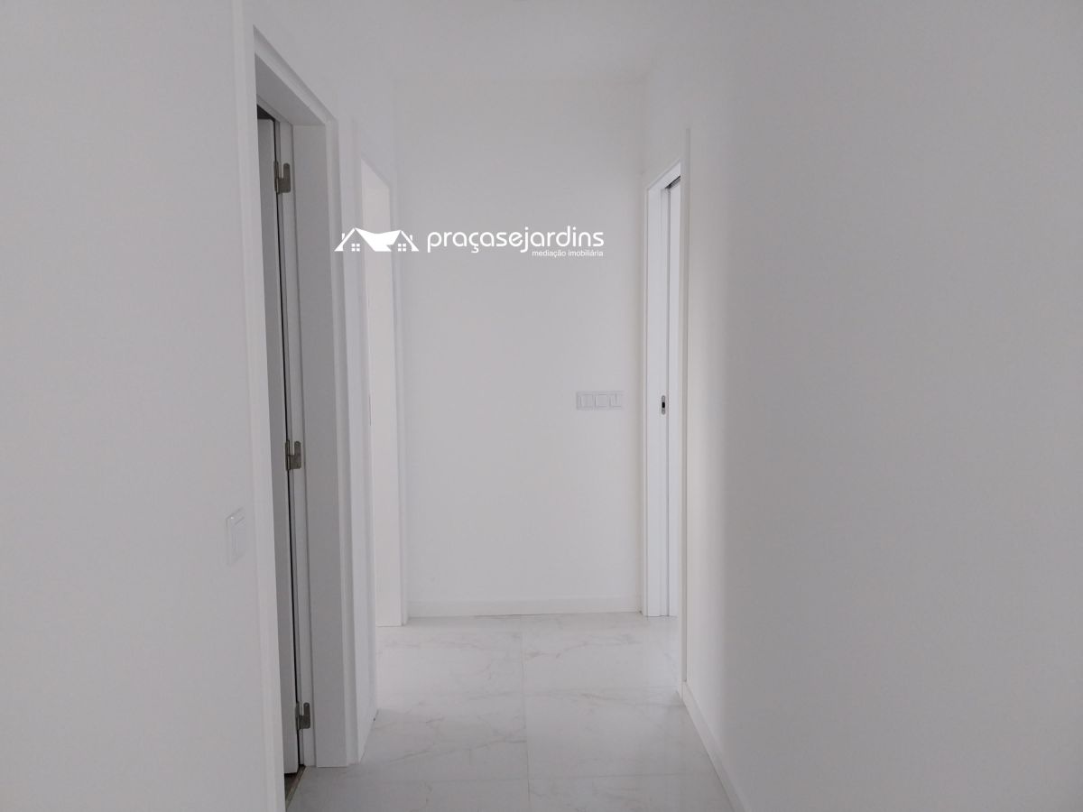 Apartamento T2 semi-novo
