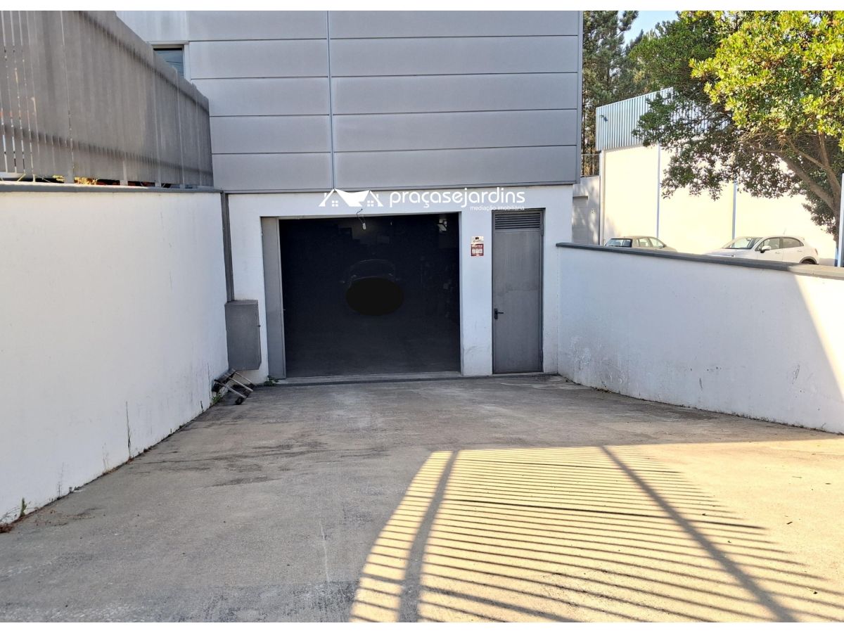 Armazém com 380m2