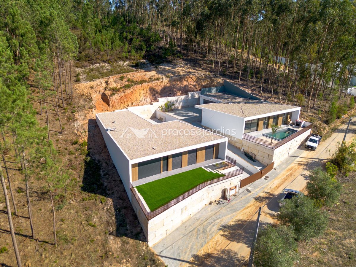 Moradia Nova de Luxo em Leiria com 4 quartos e Garagem