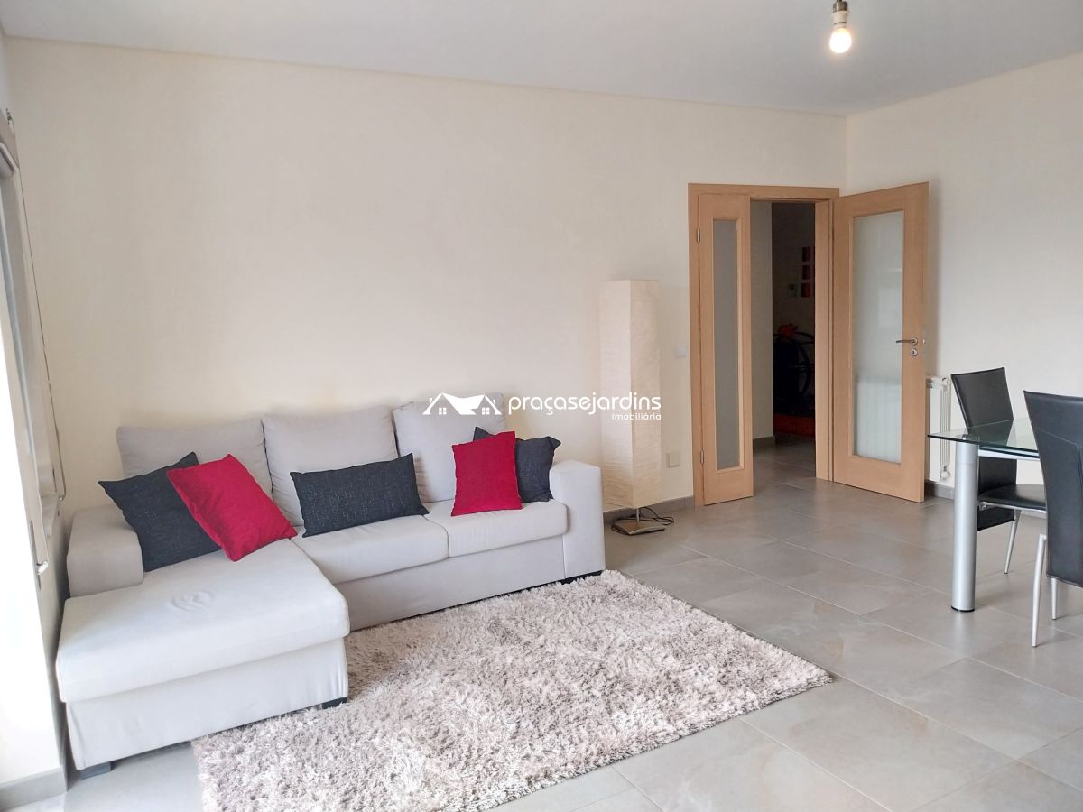 Quarto totalmente mobilado