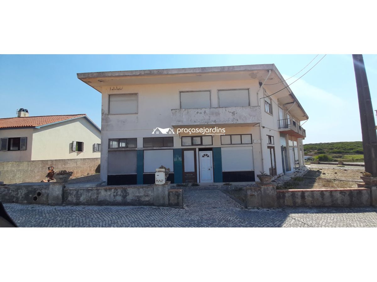 Prédio com 3 Apartamentos na Praia da Vieira de Leiria