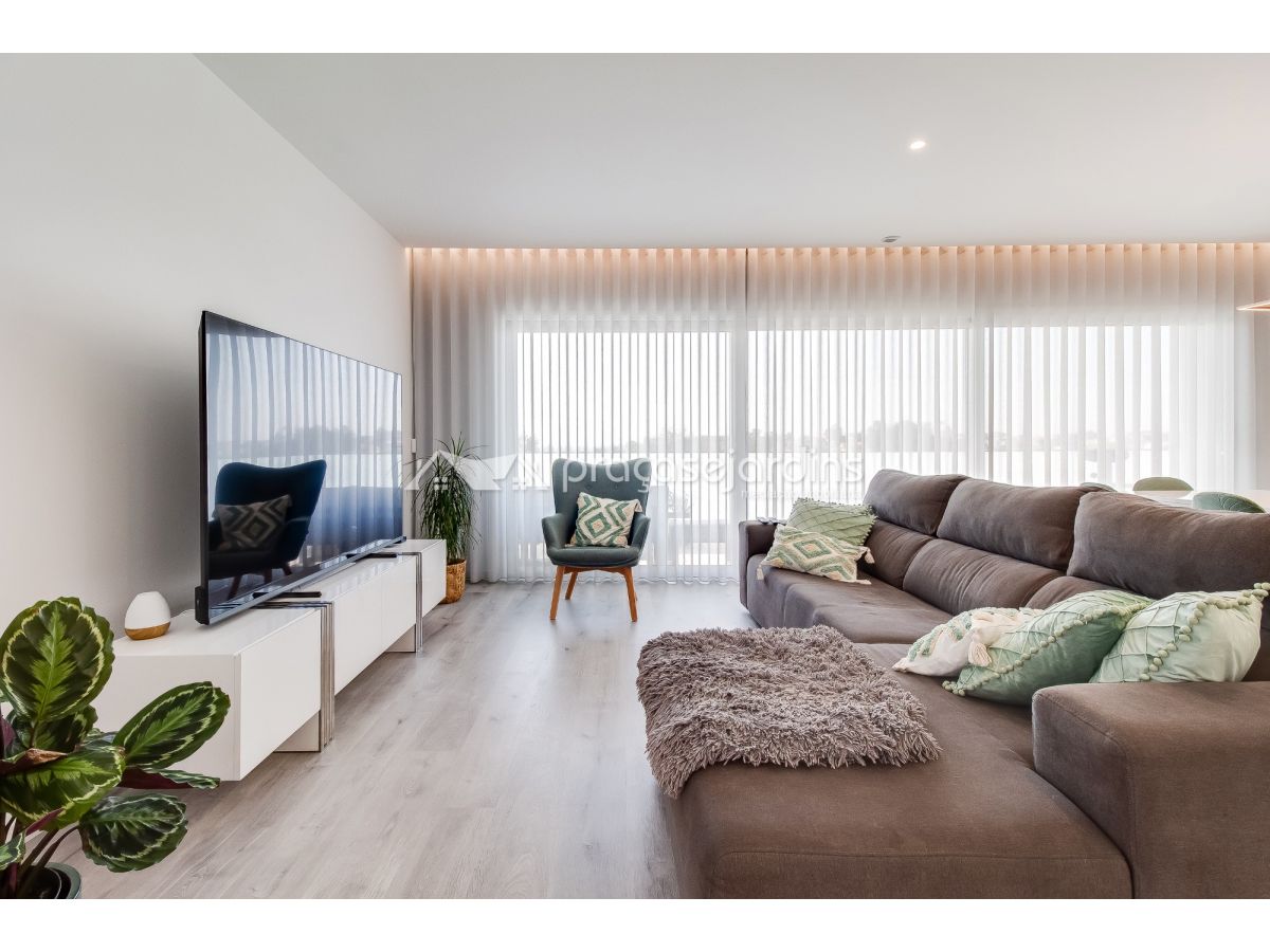 Moradia T3+ 1 de luxo com piscina e vistas deslumbrantes – Vidigal, Leiria