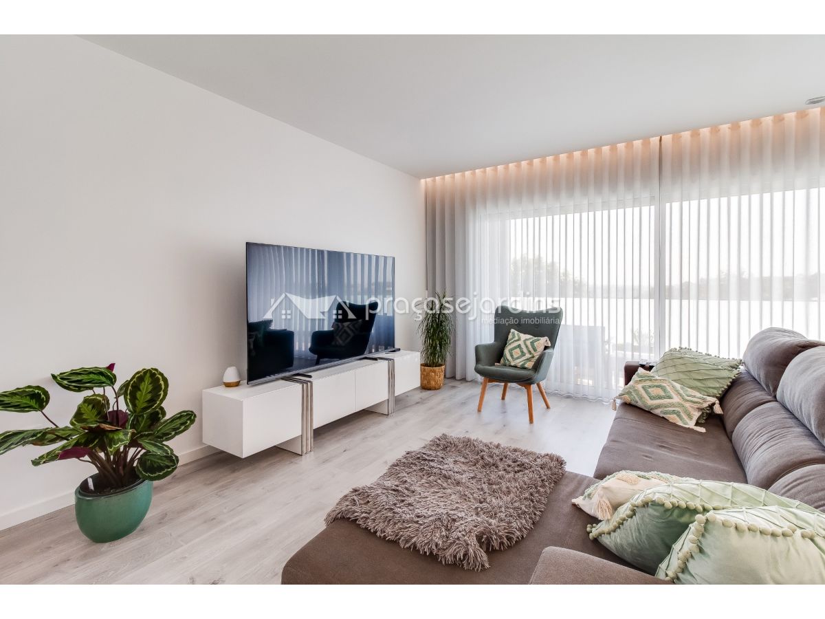 Moradia T3+ 1 de luxo com piscina e vistas deslumbrantes – Vidigal, Leiria