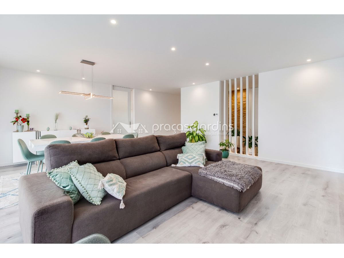 Moradia T3+ 1 de luxo com piscina e vistas deslumbrantes – Vidigal, Leiria