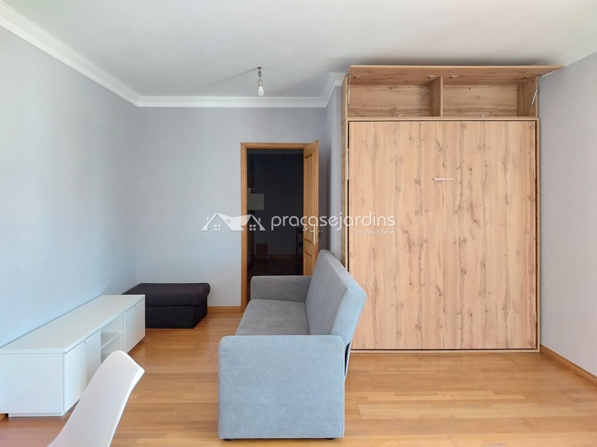 Apartamento T0 mobilado e equipado