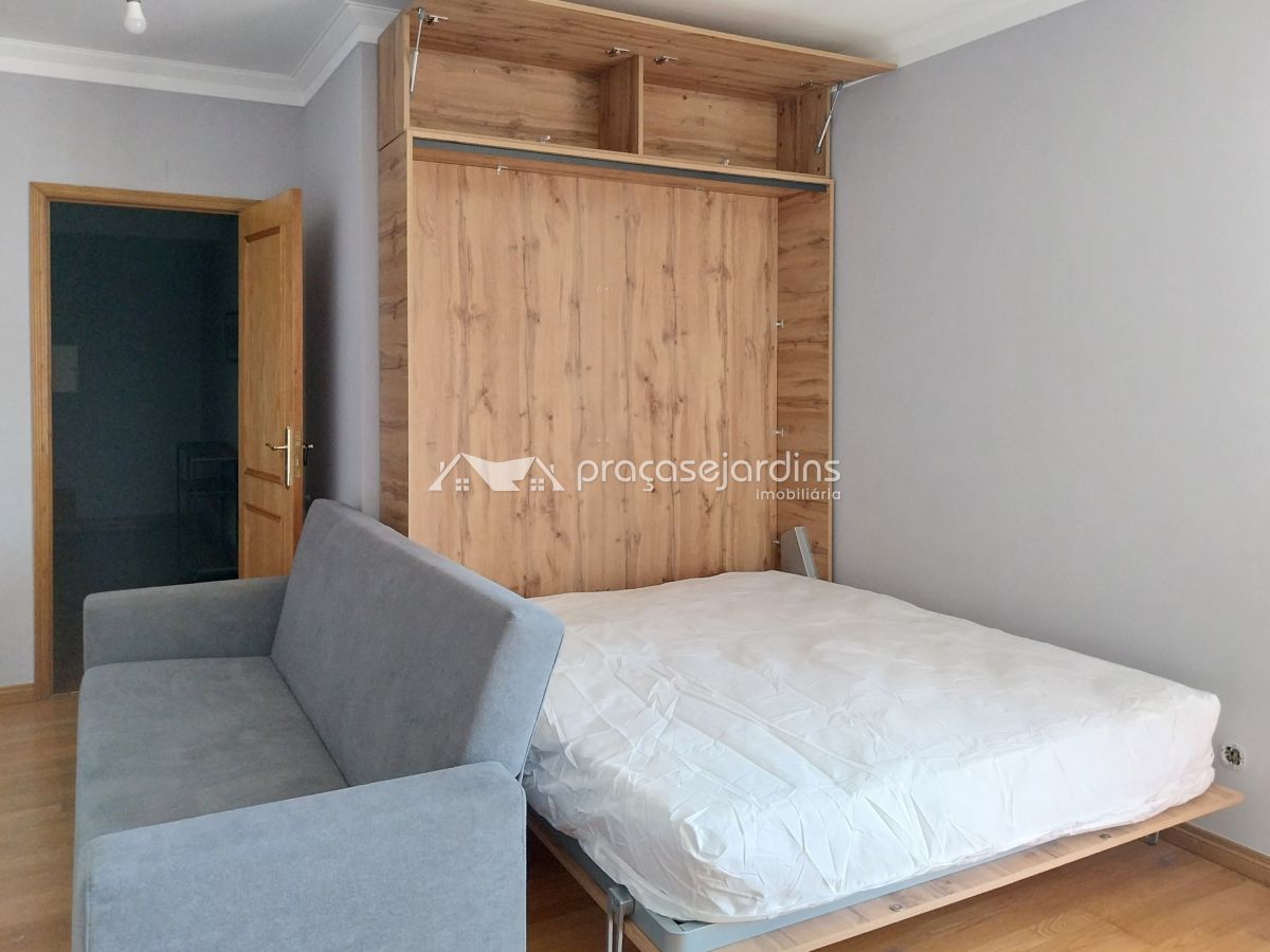 Apartamento T0 mobilado e equipado