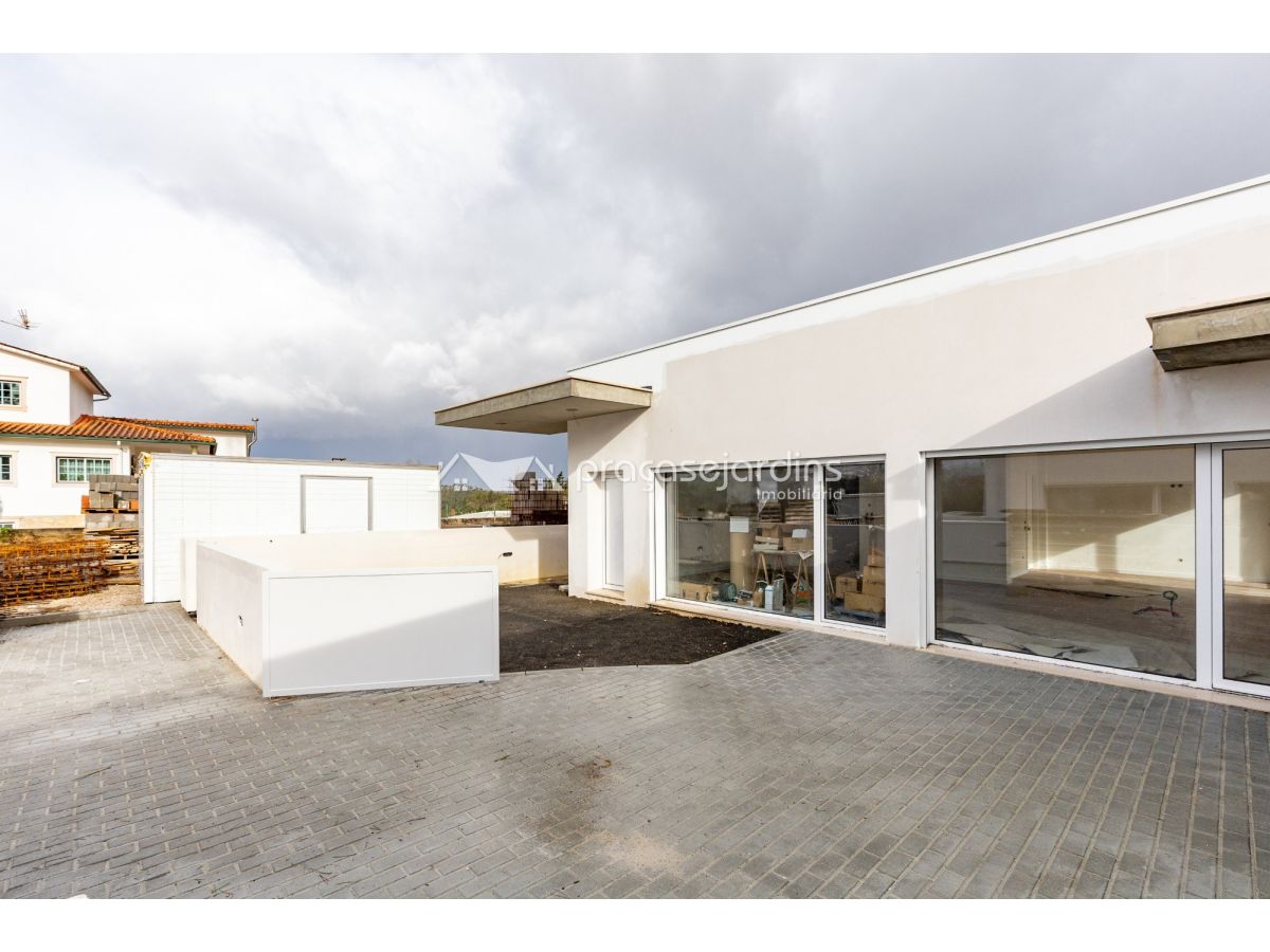 Fantástica moradia térrea T3+1 de carácter distinto e único