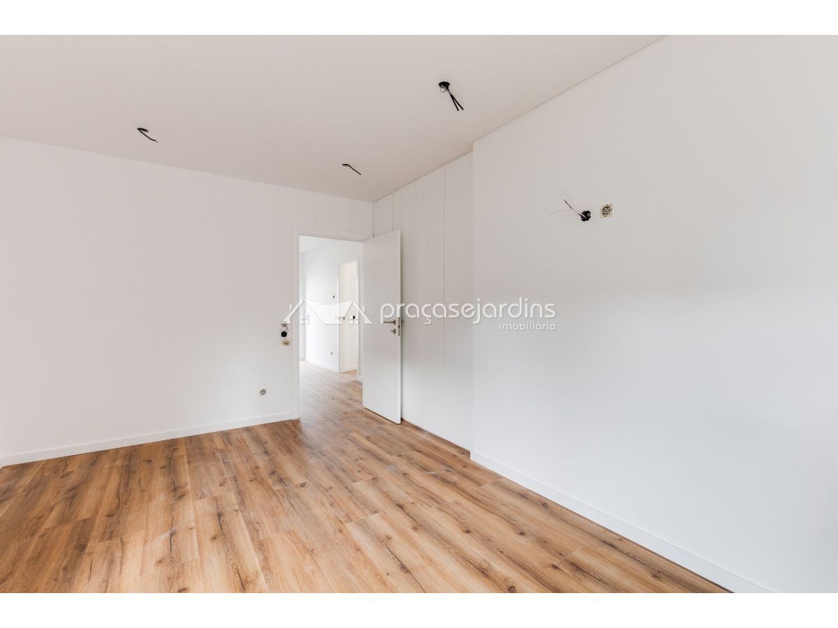 Fantástica moradia térrea T3+1 de carácter distinto e único