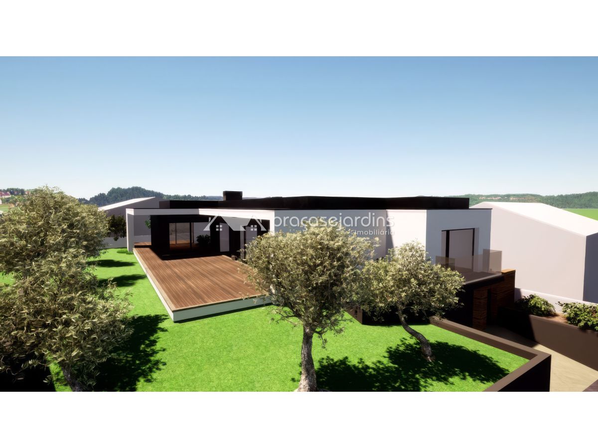 Moradia Unifamiliar em Construção – Próximo de Leiria / Batalha
