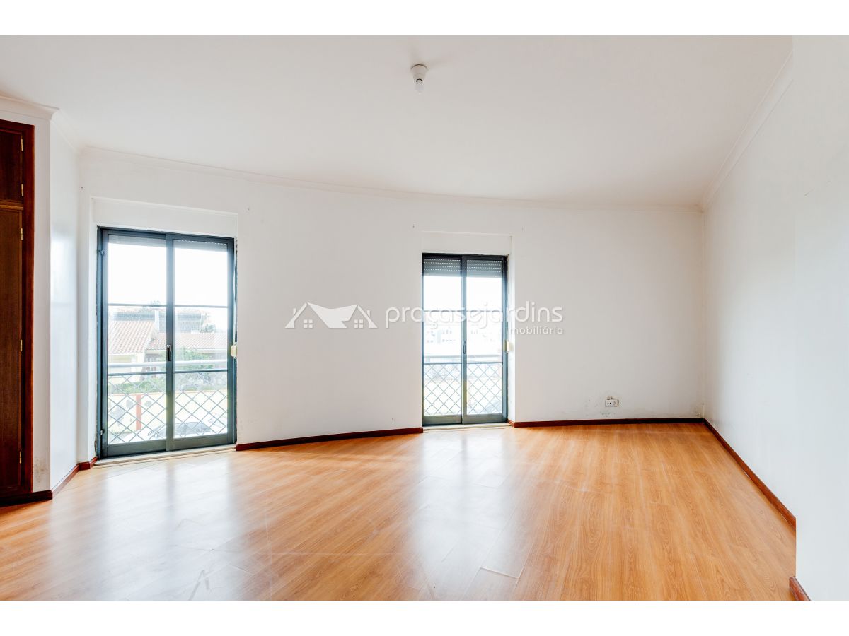 Moradia T2 com áreas generosas