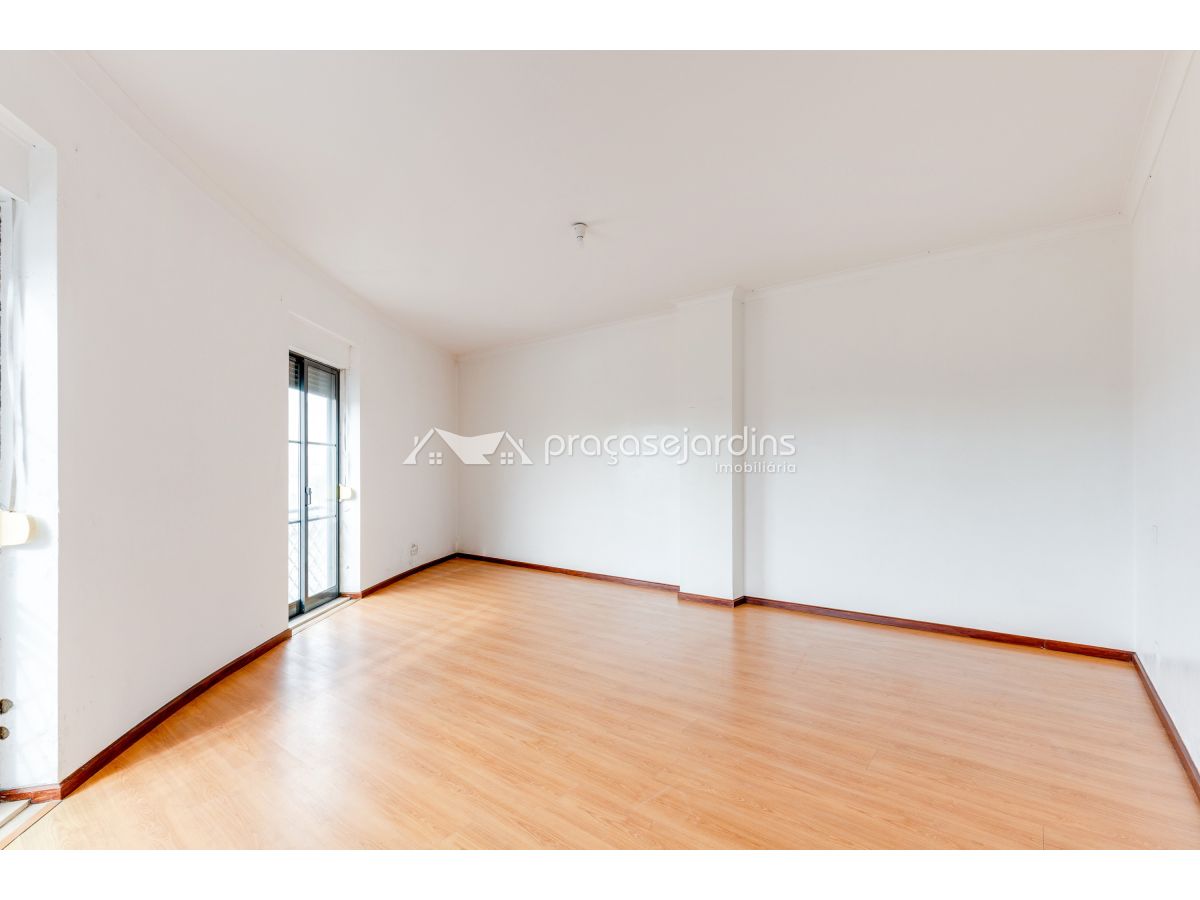 Moradia T2 com áreas generosas