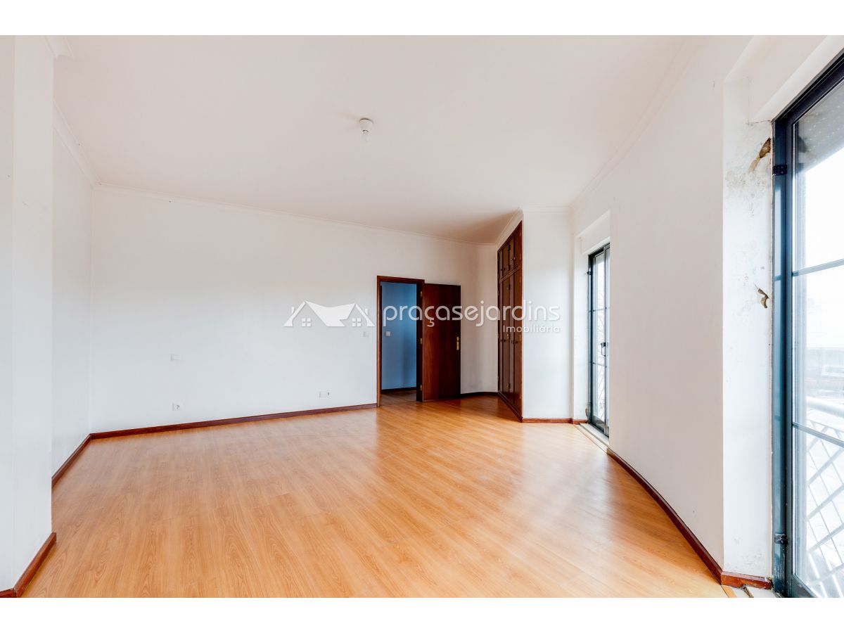 Moradia T2 com áreas generosas