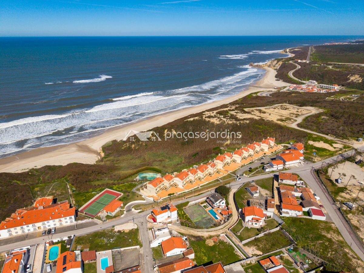 Apartamento na Praia das Paredes