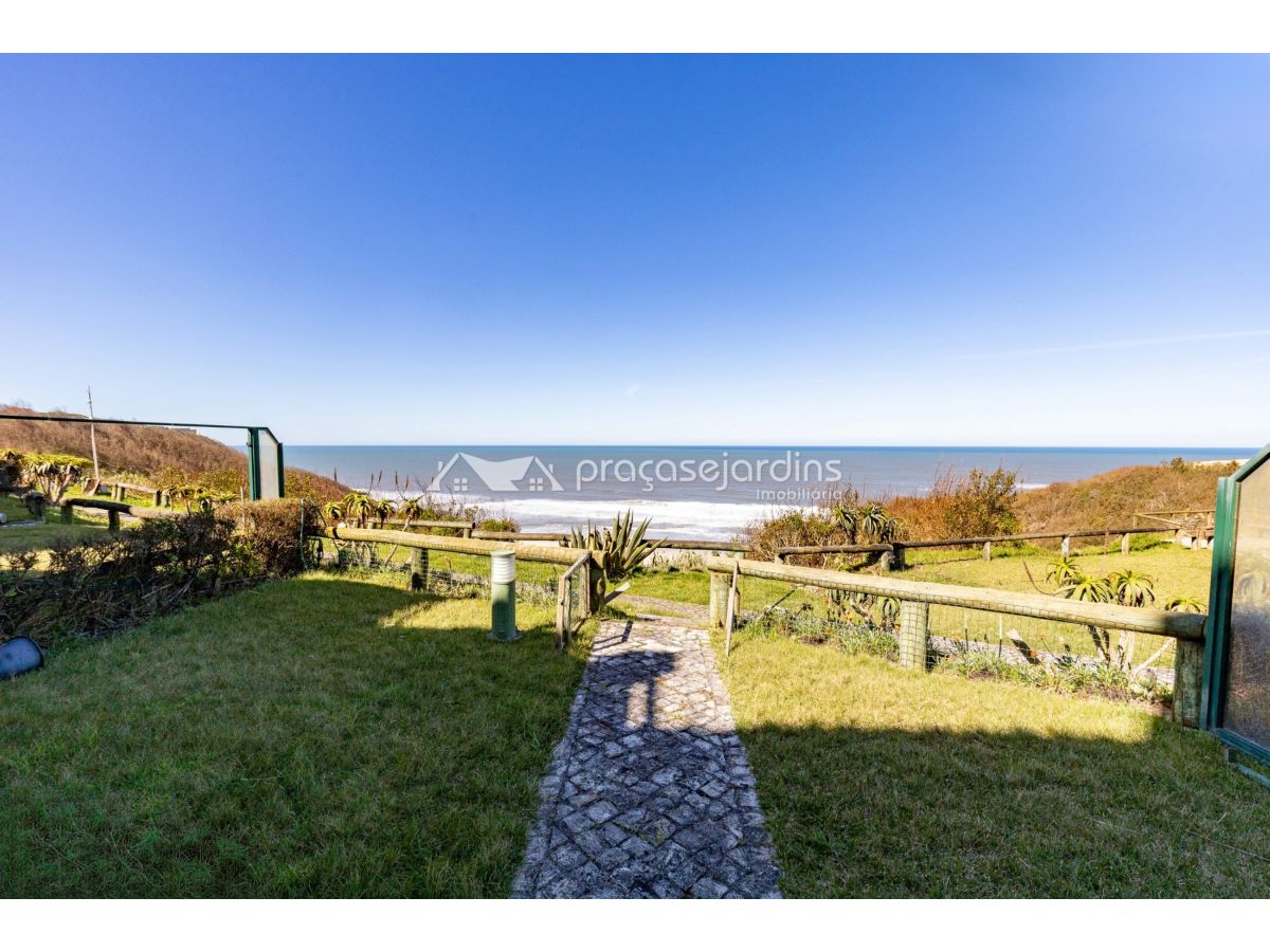 Apartamento na Praia das Paredes