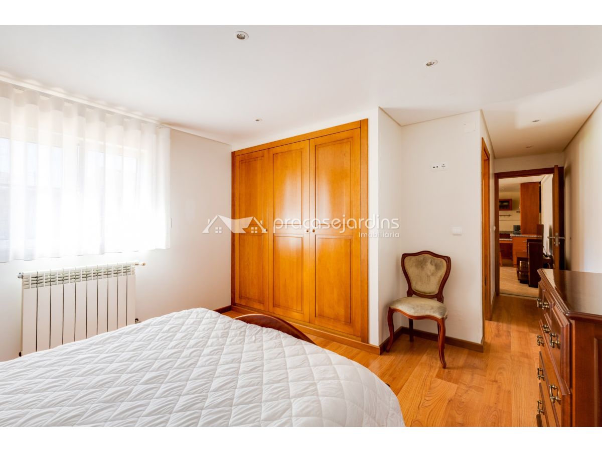 T1 Moradia Isolada Renovada no Coração da Marinha Grande