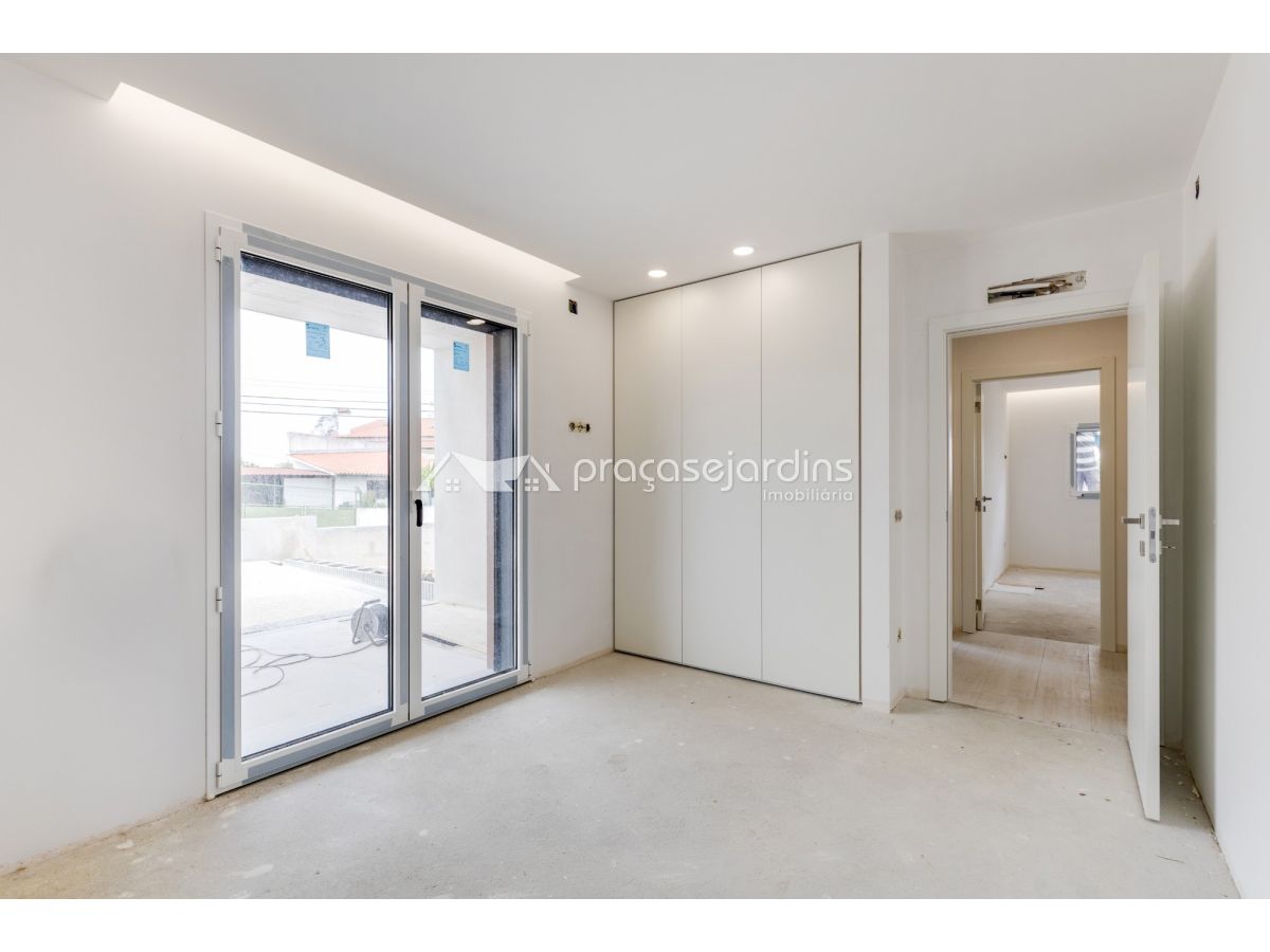 T3 Moderna Moradia Nova, Classe A, em Leiria