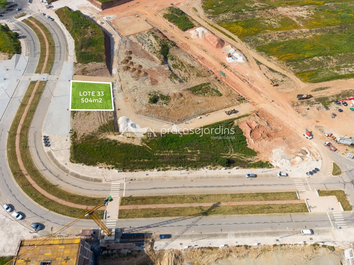 Investimento Imobiliário em Alcobaça | 9 Fogos, Comércio e 20 Lugares de Estacionamento