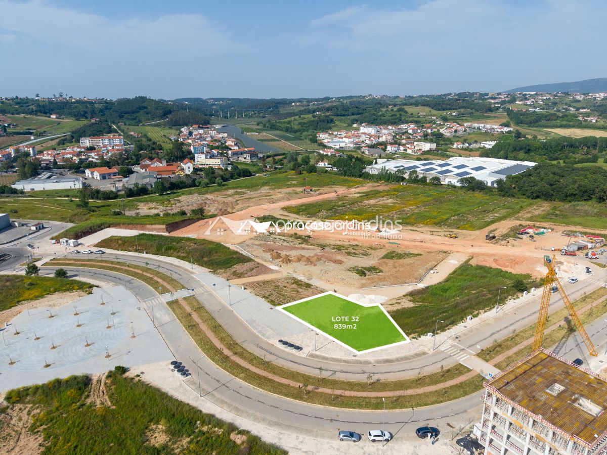 Lote para Empreendimento Habitacional e Comercial | 21 Fogos | Alcobaça
