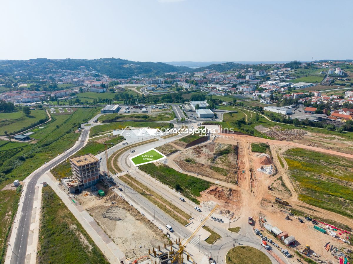 Lote para Empreendimento Habitacional e Comercial | 21 Fogos | Alcobaça