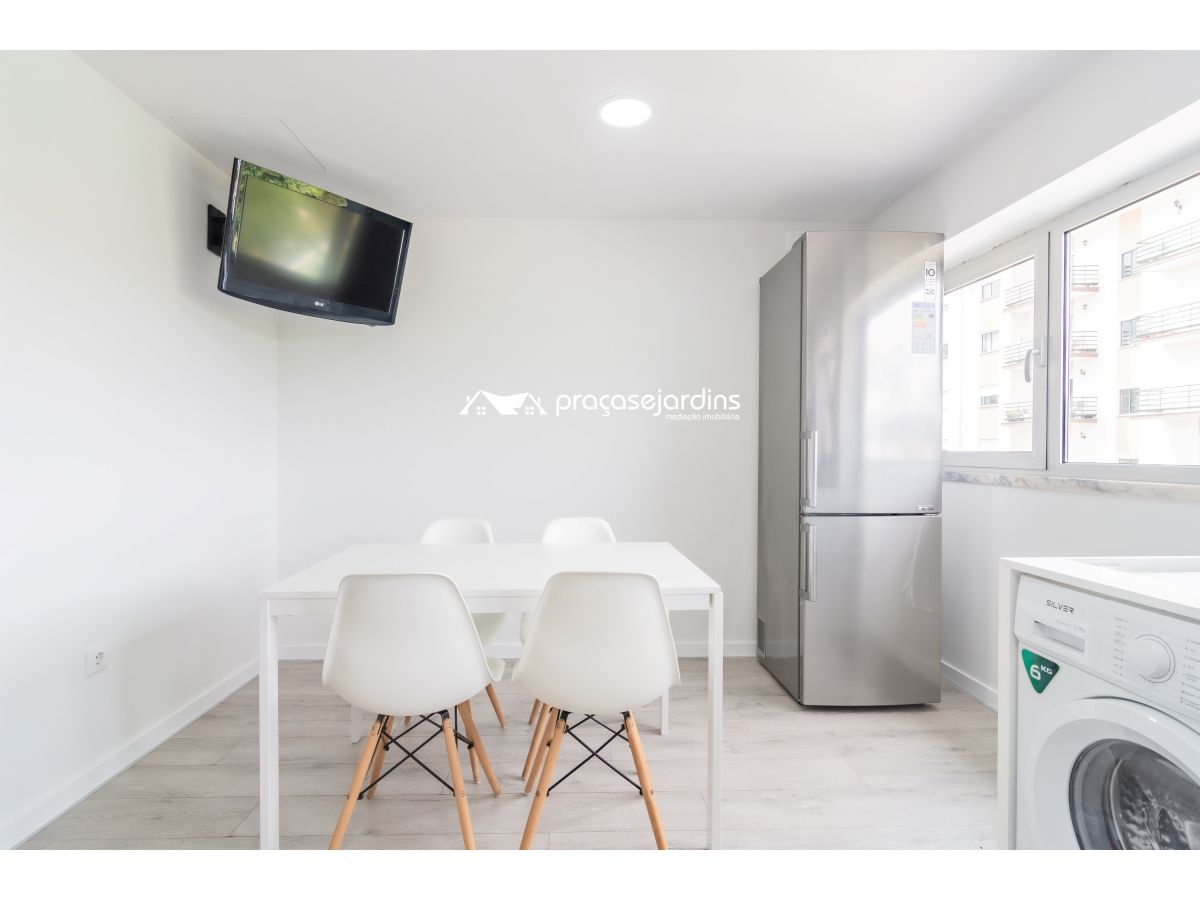 Arrendamento Quarto com Varanda
