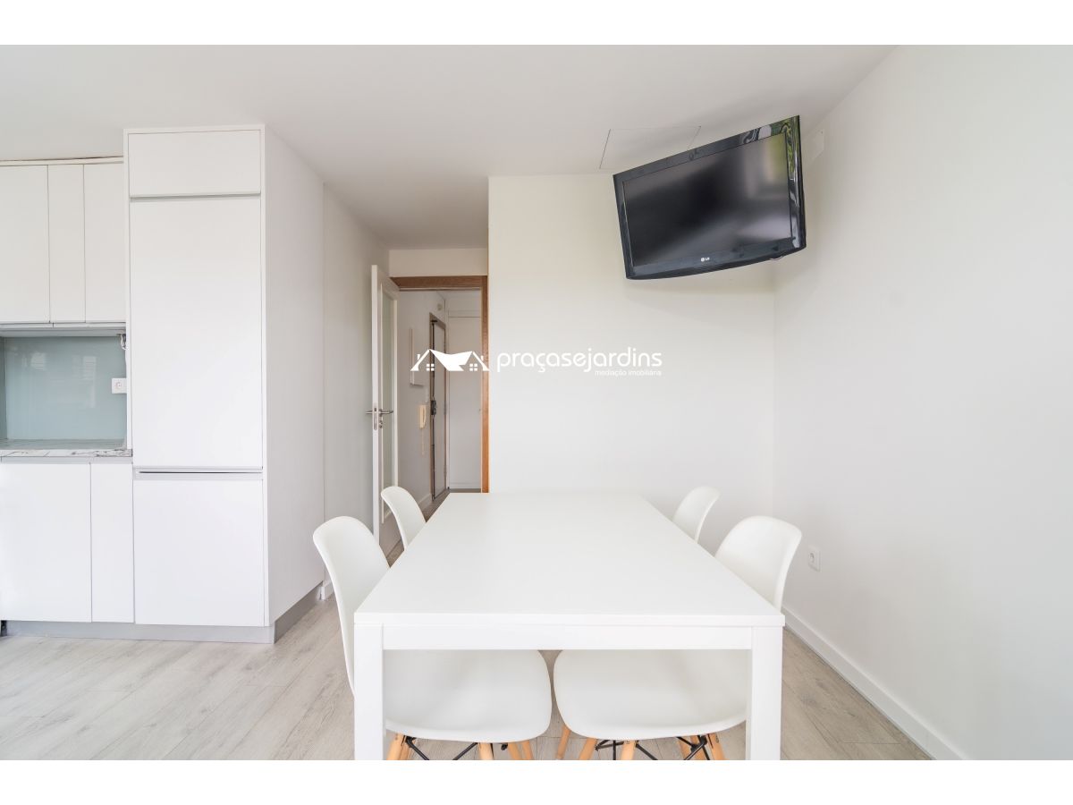 Arrendamento Quarto com Varanda
