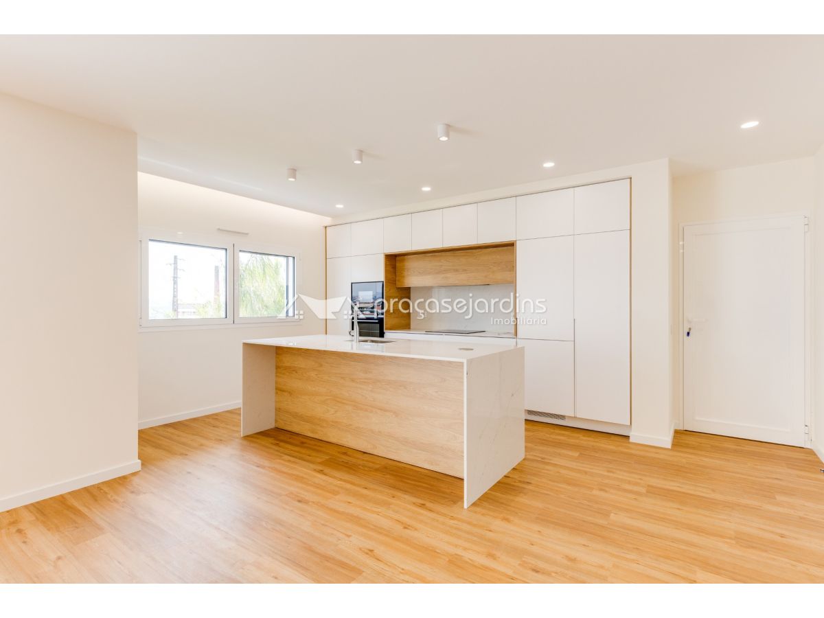 Moradia T4+1 de Arquitetura Moderna em Leiria – Conforto, Elegância e Qualidade de Vida