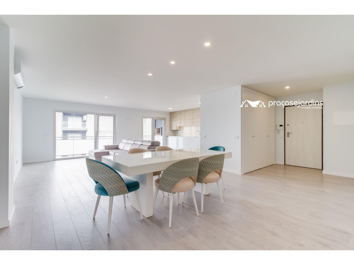 Apartamento T3 semi-novo