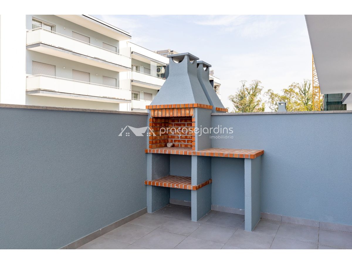 Apartamento T2 com Terraço e Box | Leiria