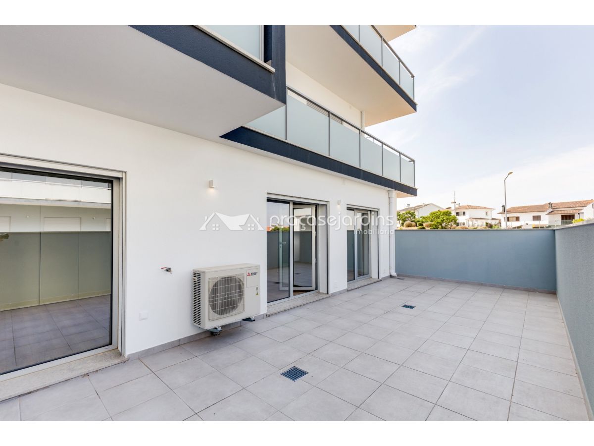 Apartamento T2 com Terraço e Box | Leiria