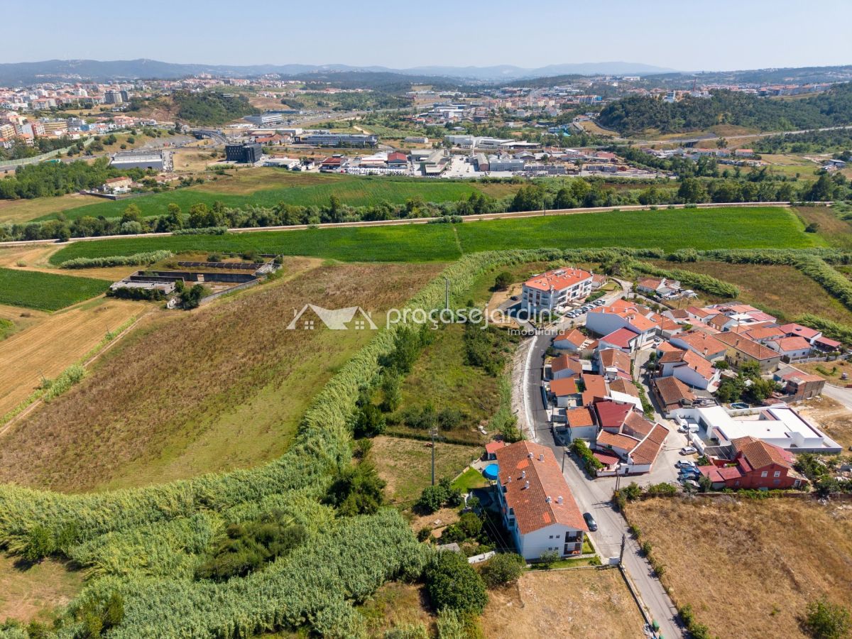Terreno com 3.841m2