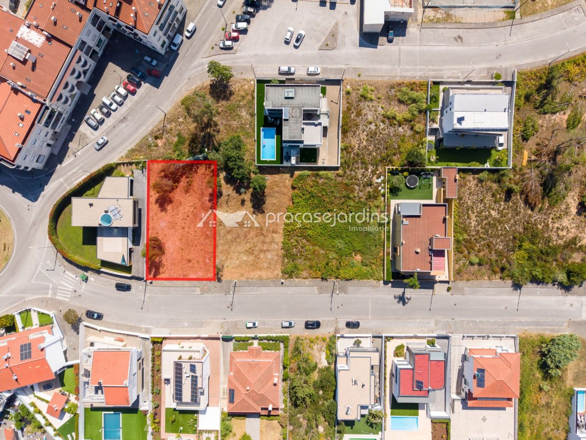 Lote de Terreno – Casal dos Matos