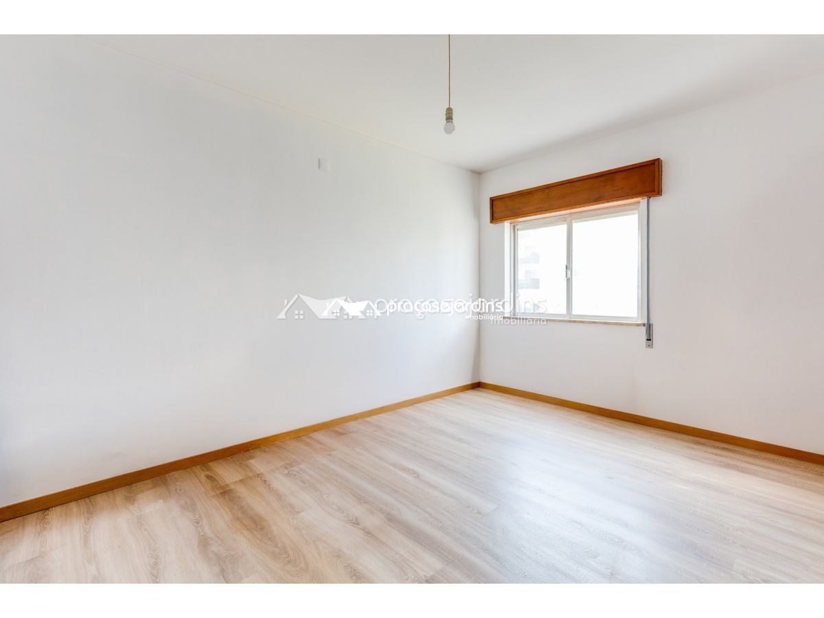 Apartamento T4 com terraço