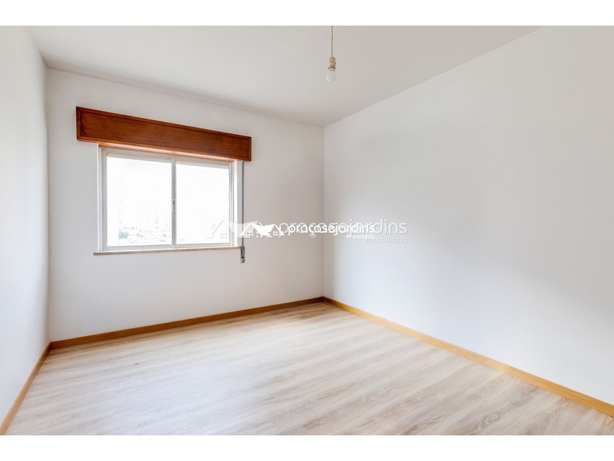 Apartamento T4 com terraço