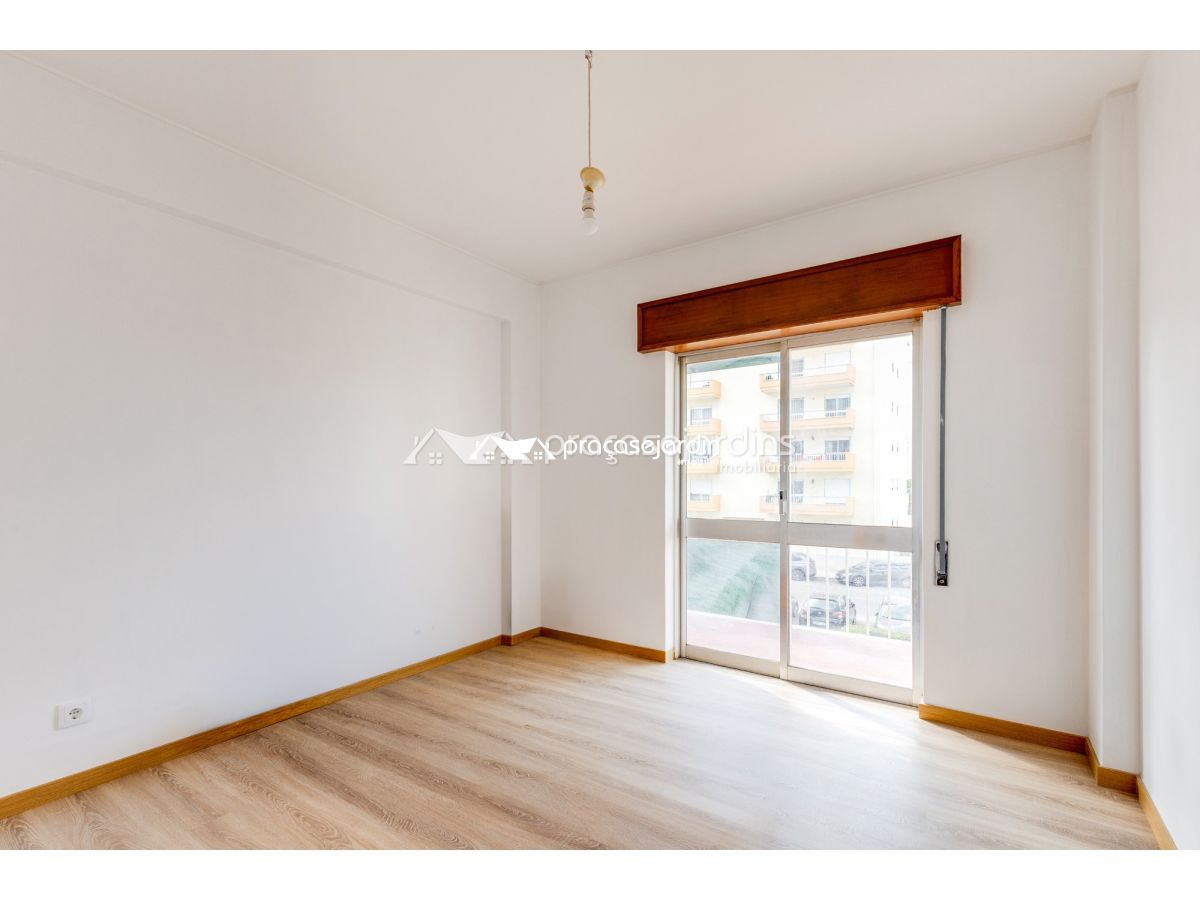 Apartamento T4 com terraço