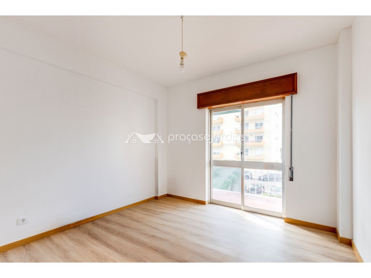 Apartamento T4 com terraço