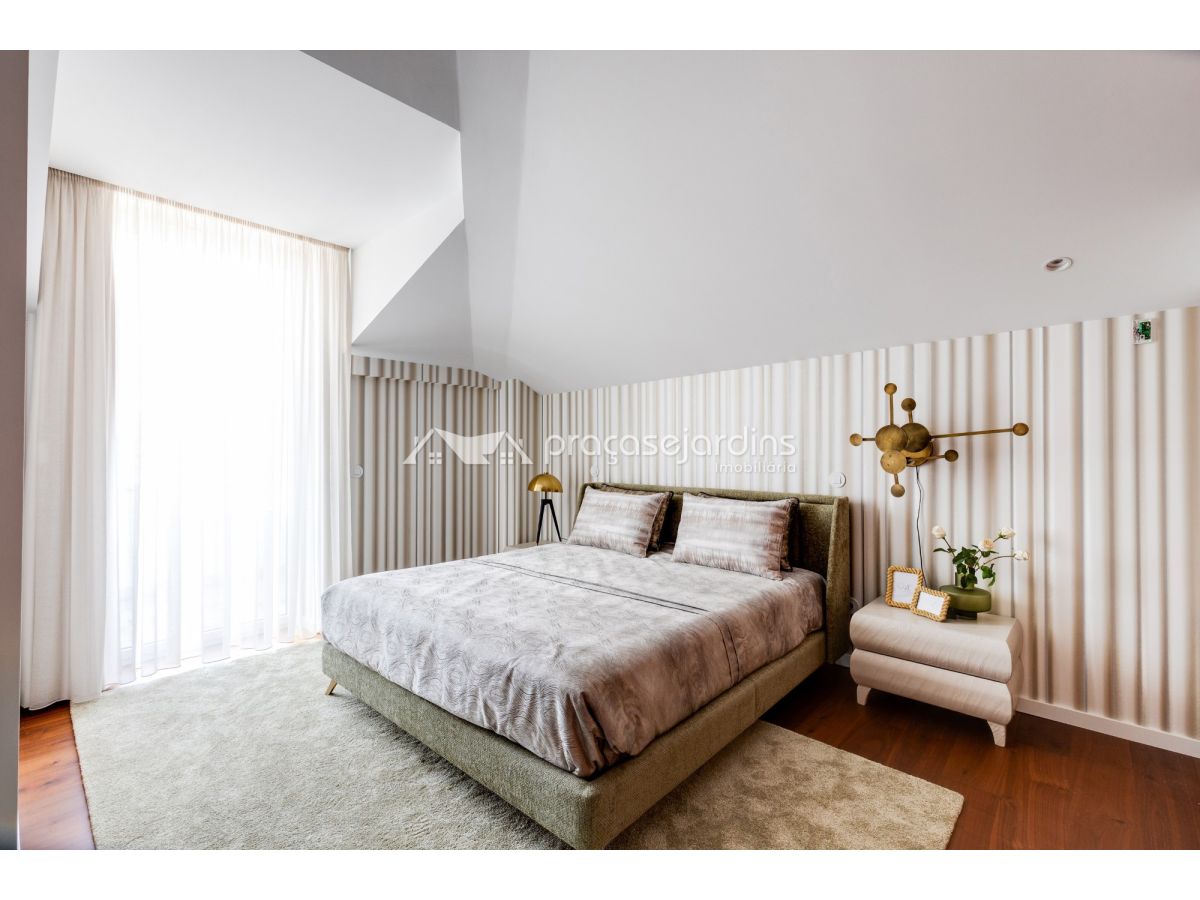 Apartamento T3 Novo - Condomínio do Castelo