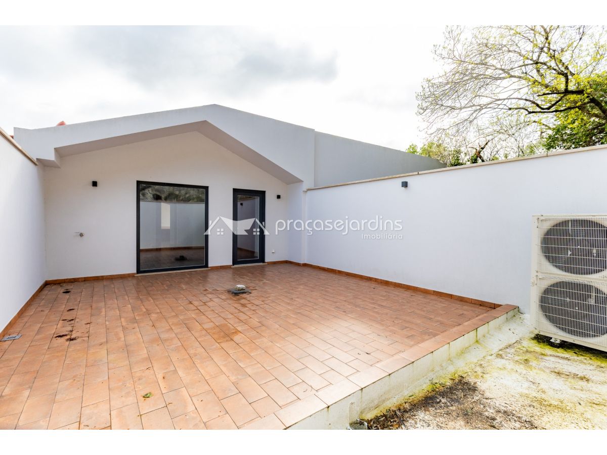 Apartamento T3 Novo - Condomínio do Castelo