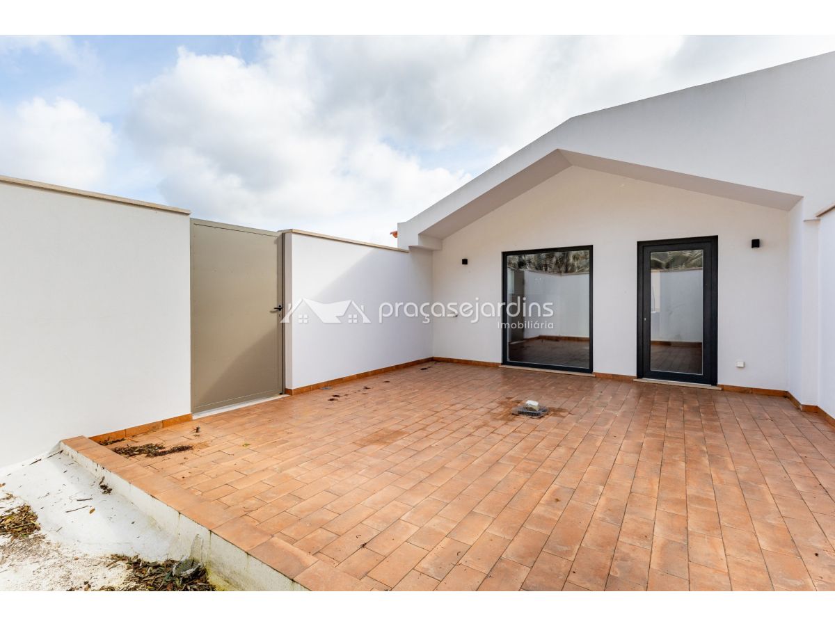 Apartamento T3 Novo - Condomínio do Castelo