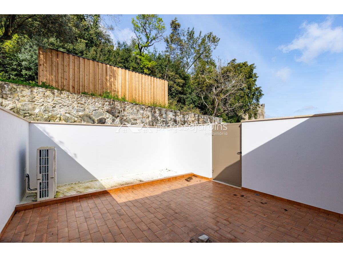 Apartamento T3 Novo - Condomínio do Castelo