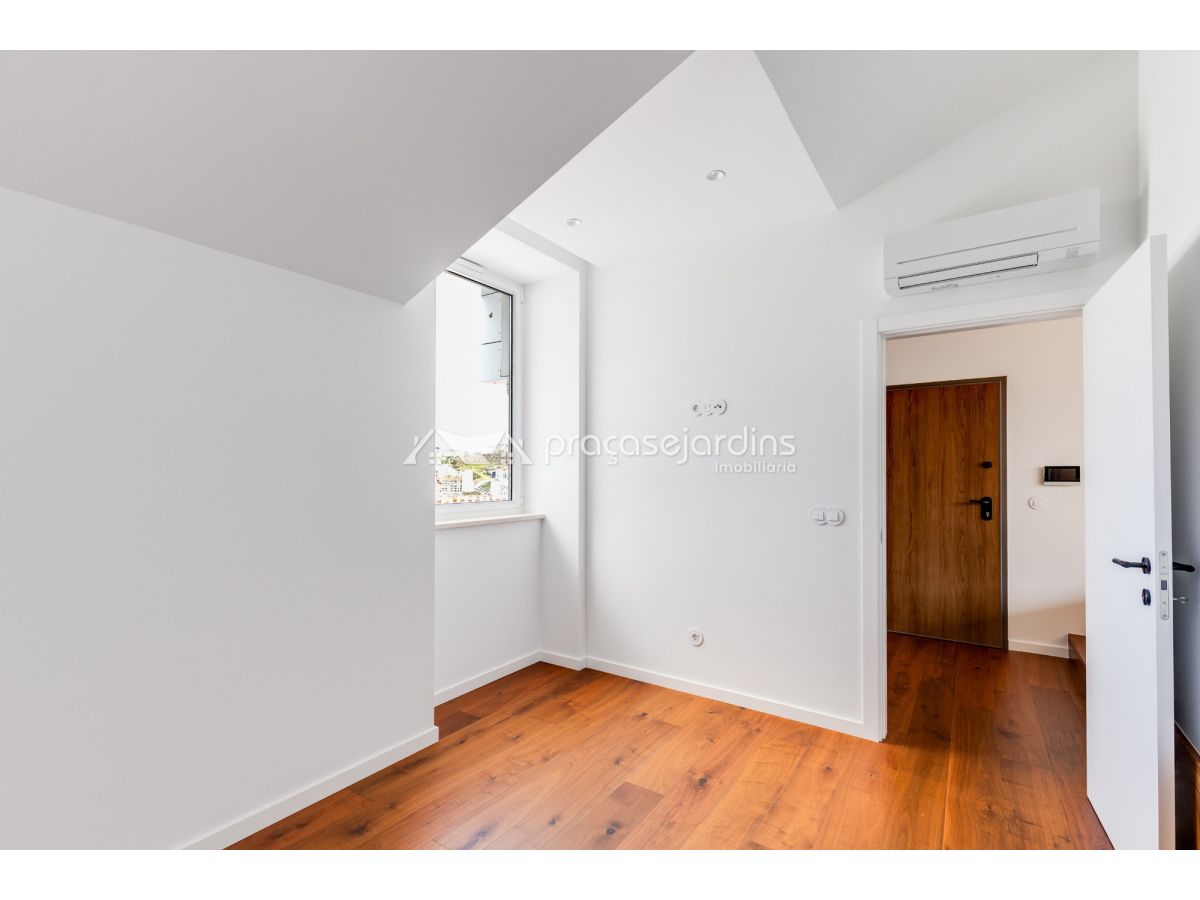 Apartamento T2 Novo - Condomínio do Castelo