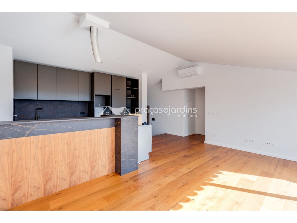 Apartamento T2 Novo - Condomínio do Castelo